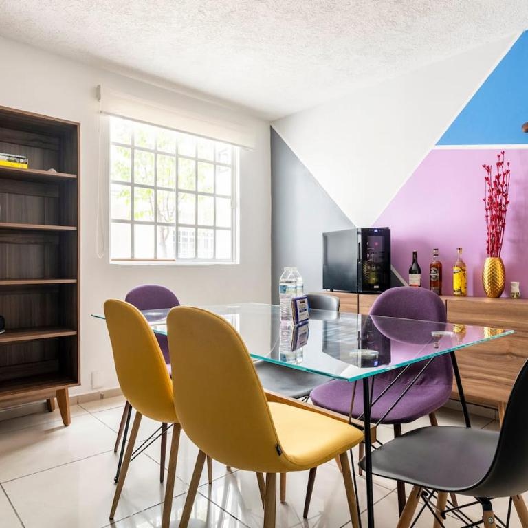 Experience Roma Norte in Eclectic Balconied Apt - Apartment with Balcony - 16