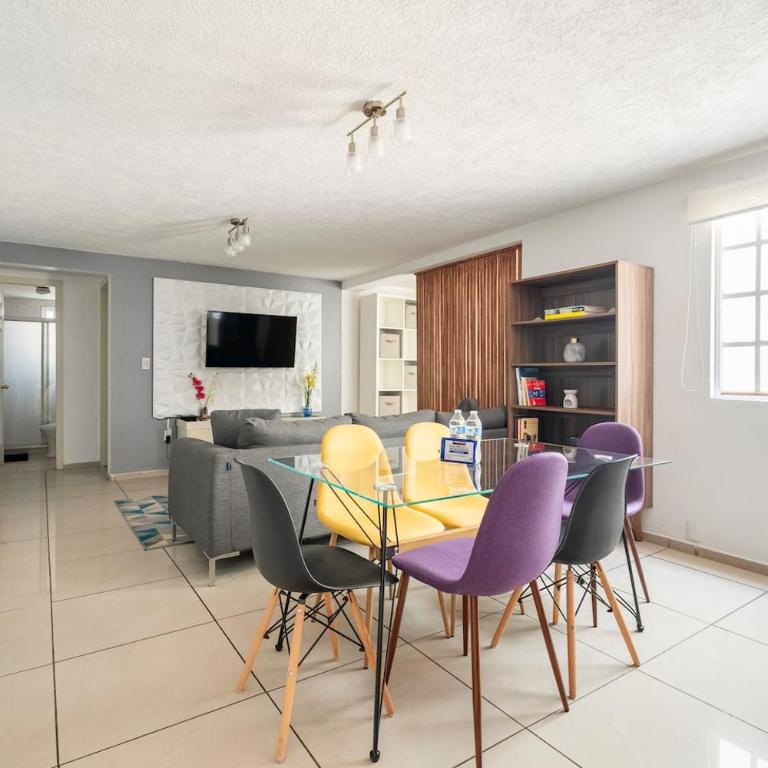 Experience Roma Norte in Eclectic Balconied Apt - Apartment with Balcony - 8