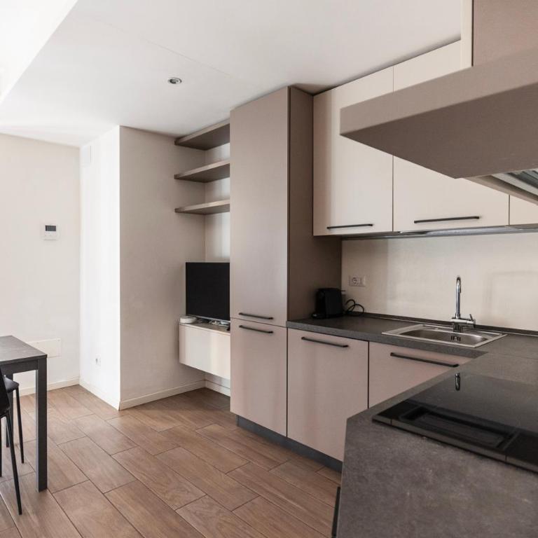 Youhosty - with AC, Metro Stop - Appartamento con 1 Camera da Letto - 11