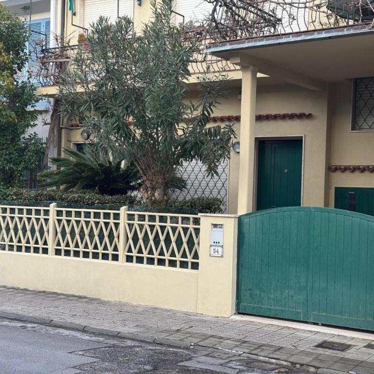 Spaziosa casa con giardino e dependance - Four-Bedroom House - 36