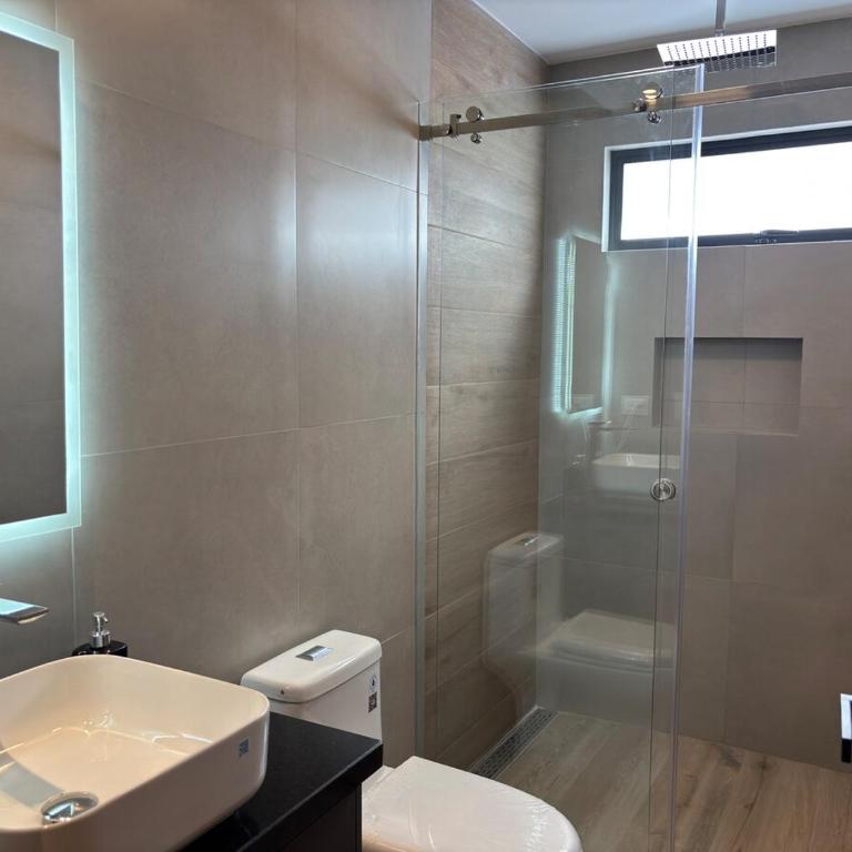 Luxury 2BR Apartment Near Cuenca Center Sleeps 5 - Apartamento de 2 dormitorios - 38
