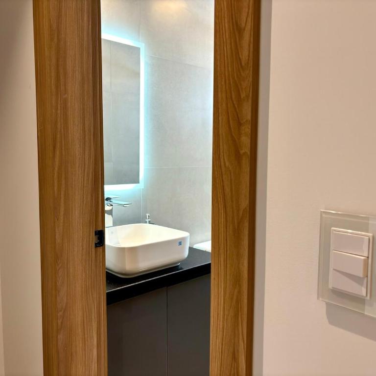 Luxury 2BR Apartment Near Cuenca Center Sleeps 5 - Apartamento de 2 dormitorios - 47