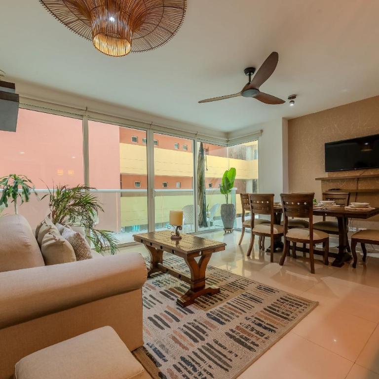 Oceanfront condominium with direct access to the beach. - Two-Bedroom Apartment with Balcony - 21