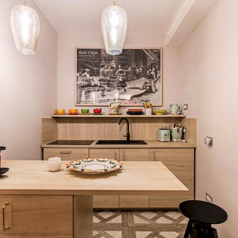 Lyrica - Your Home at the Opera! - Three-Bedroom Premium Apartment - 8