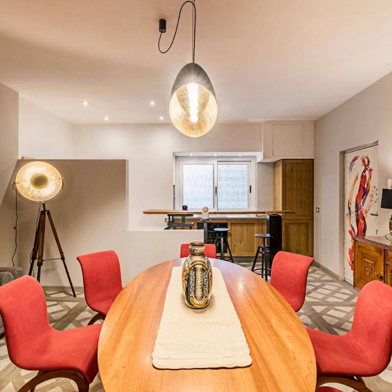 Lyrica - Your Home at the Opera! - Three-Bedroom Premium Apartment - 21