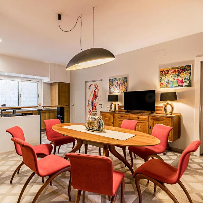 Lyrica - Your Home at the Opera! - Three-Bedroom Premium Apartment - 37