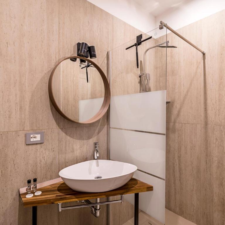 Lyrica - Your Home at the Opera! - Three-Bedroom Premium Apartment - 38