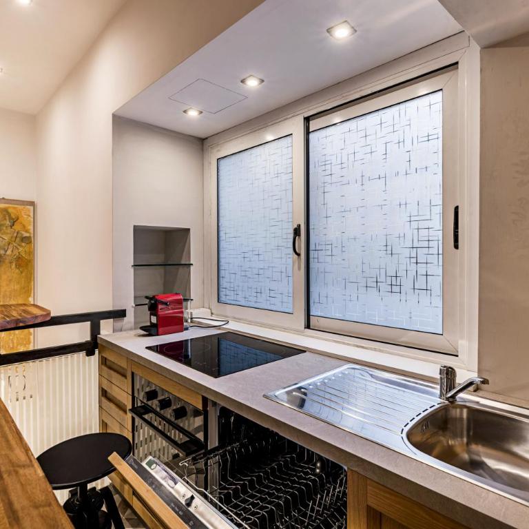 Lyrica - Your Home at the Opera! - Three-Bedroom Premium Apartment - 42