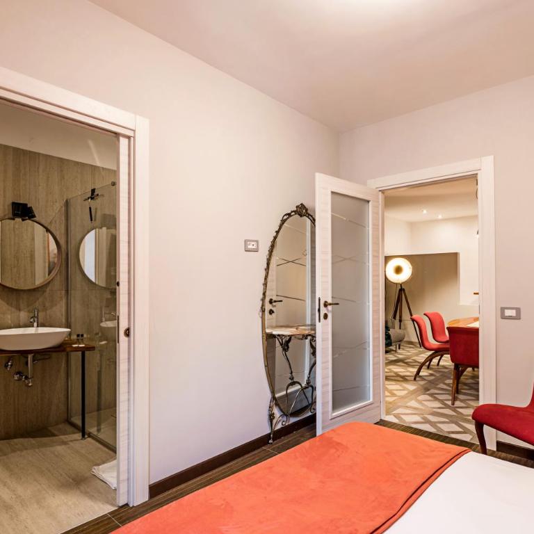 Lyrica - Your Home at the Opera! - Three-Bedroom Premium Apartment - 55