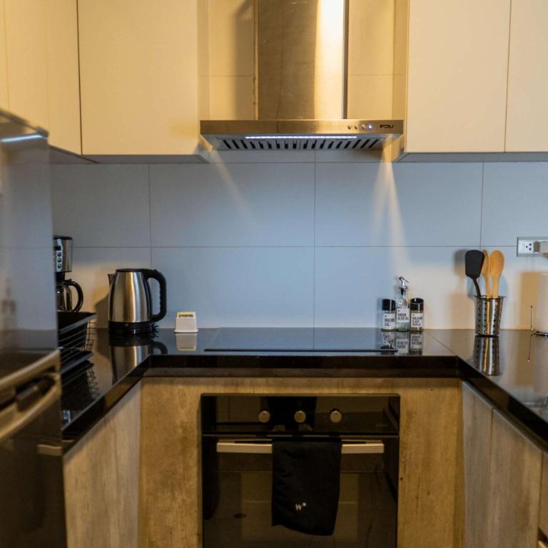 Comfortable 2BR with Balcony in Miraflores - Two-Bedroom Apartment with Balcony - 11