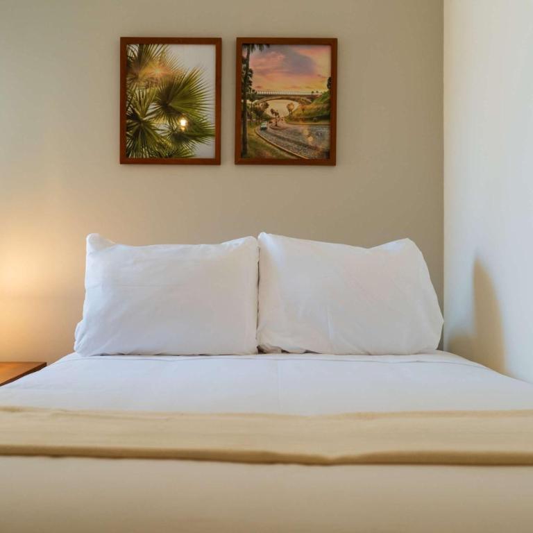Comfortable 2BR with Balcony in Miraflores - Two-Bedroom Apartment with Balcony - 15