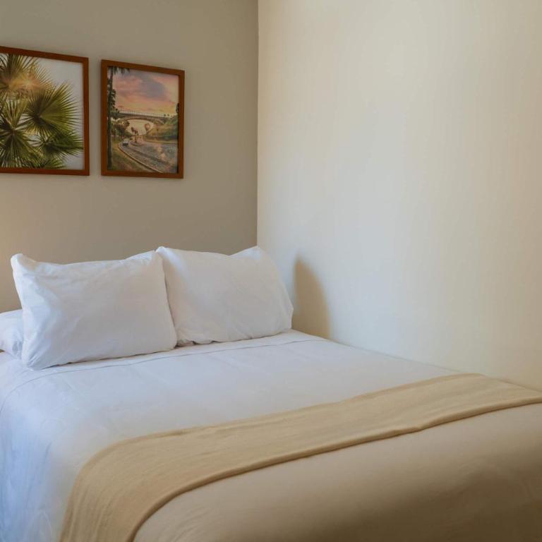 Comfortable 2BR with Balcony in Miraflores - Two-Bedroom Apartment with Balcony - 16