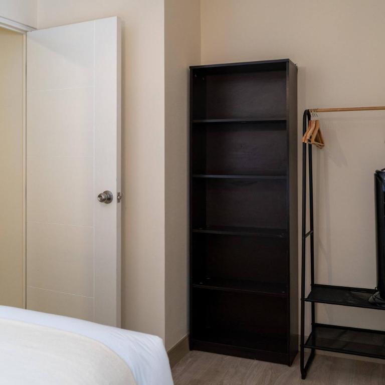 Comfortable 2BR with Balcony in Miraflores - Two-Bedroom Apartment with Balcony - 17