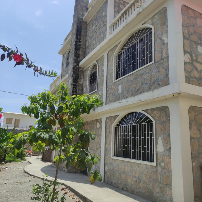 Sol n stay - One-Bedroom House - 3