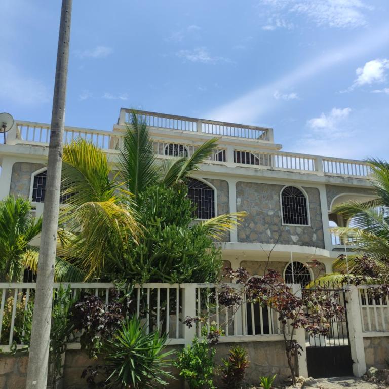 Sol n stay - One-Bedroom House - 4
