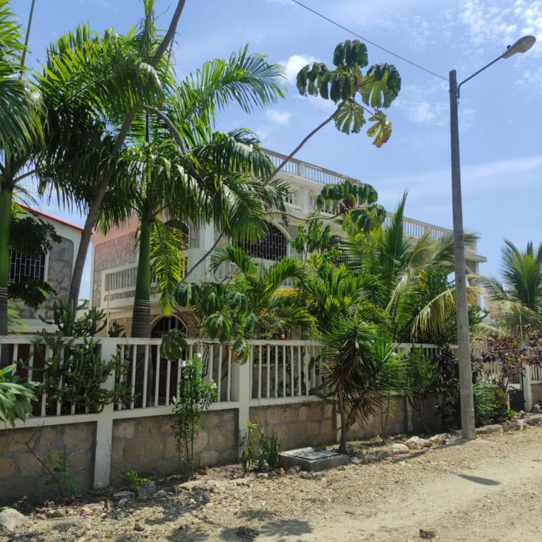 Sol n stay - One-Bedroom House - 5