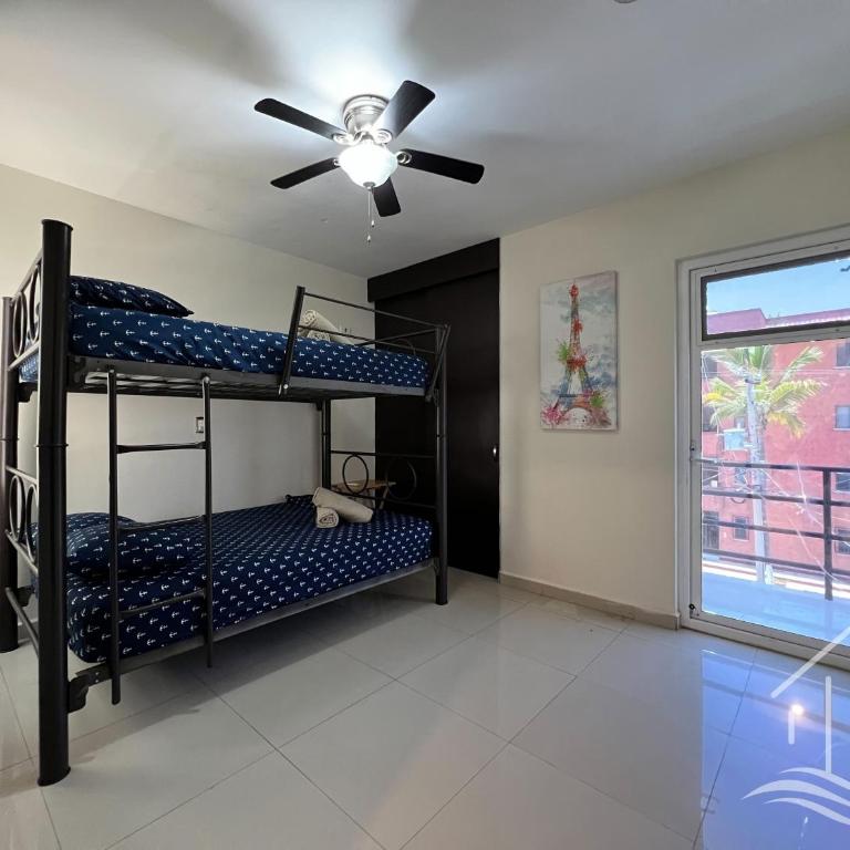 Promo-2BR-Sleeps 8-Luxe Dept-1 Min Walk to Beach - Two-Bedroom Apartment - 10