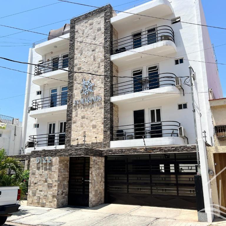 Promo-2BR-Sleeps 8-Luxe Dept-1 Min Walk to Beach - Two-Bedroom Apartment - 30