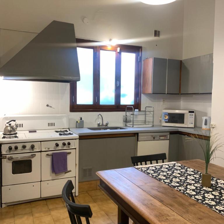 Chacra Los Cipreses - Casa completa con gran parque arbolado, 6 personas, entorno tranquilo - Vacation Home - 12