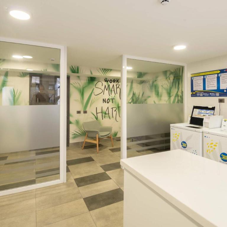 HOM l Wifi Piscina AireAcond SantaLucia Gym CoWork - Apartment - 65