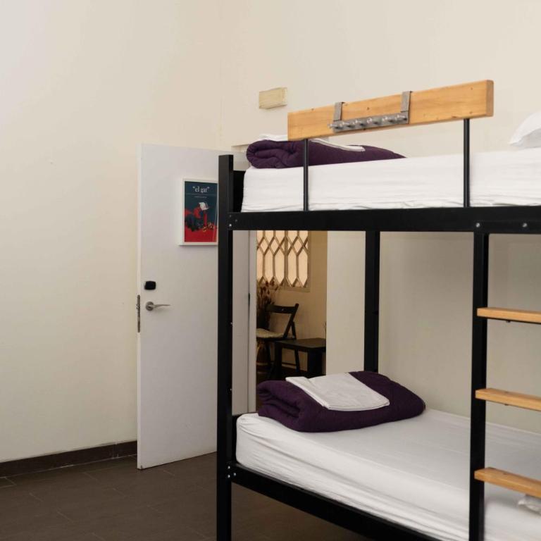 360 Hostel Borne - Single Bed in 16-Bed Dormitory Room - 3