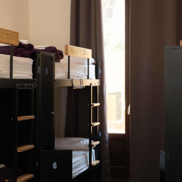 360 Hostel Borne - Single Bed in 16-Bed Dormitory Room - 1