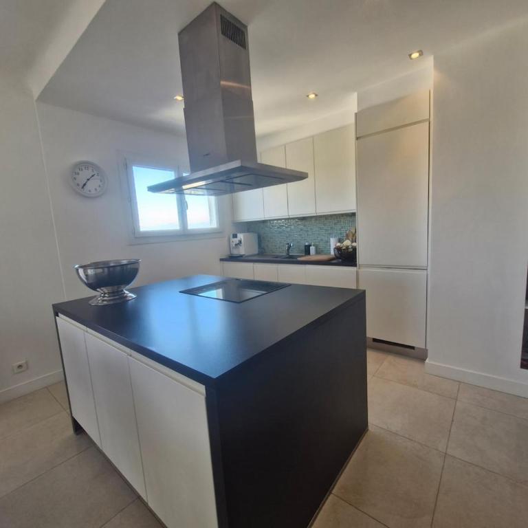 Large 3-bedroom apartment Port Vauban - Apartment mit 3 Schlafzimmern - 3