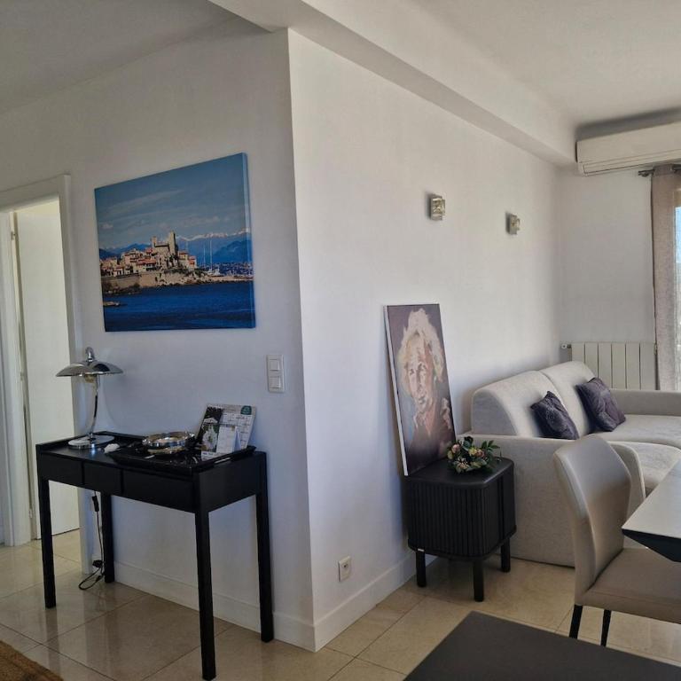 Large 3-bedroom apartment Port Vauban - Apartment mit 3 Schlafzimmern - 34