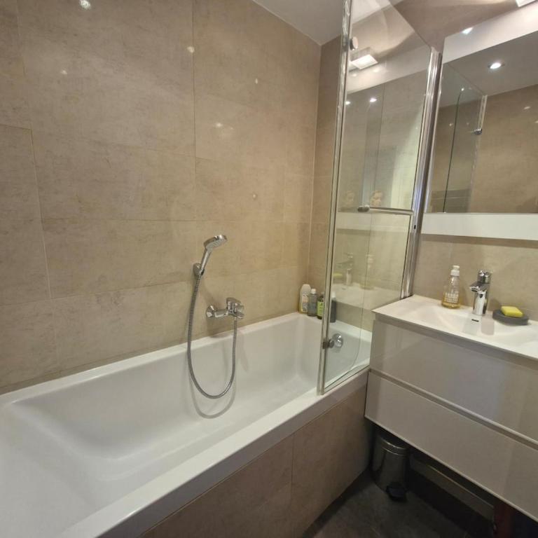 Large 3-bedroom apartment Port Vauban - Apartment mit 3 Schlafzimmern - 43