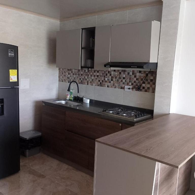 FLASH SALE! Apartment with 3 Rooms, 2 Bathrooms 5 Min to The Beach, The Walled City And Airport - Apartment - 3