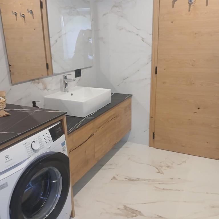 Alpen Blumen - Appartamenti - Appartamento Deluxe con 2 Camere da Letto e Balcone - 23