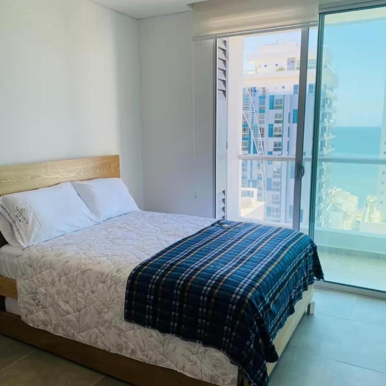Ocean View 14th Floor Salguero Beach - Two-Bedroom Apartment - 30