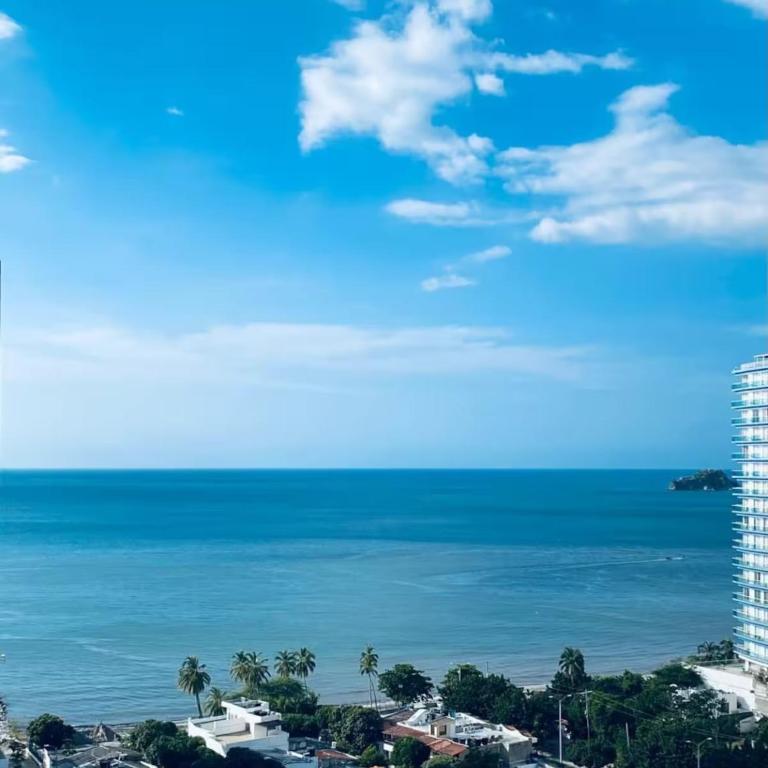 Ocean View 14th Floor Salguero Beach - Two-Bedroom Apartment - 7