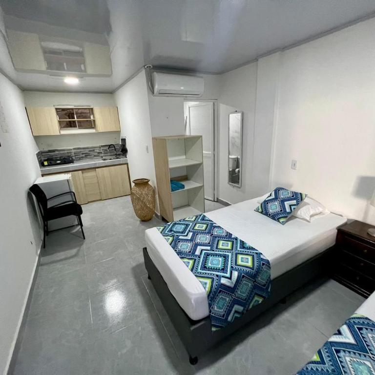 Apartaestudios Limsor Town - Deluxe Room (1 adult + 2 children) - 5