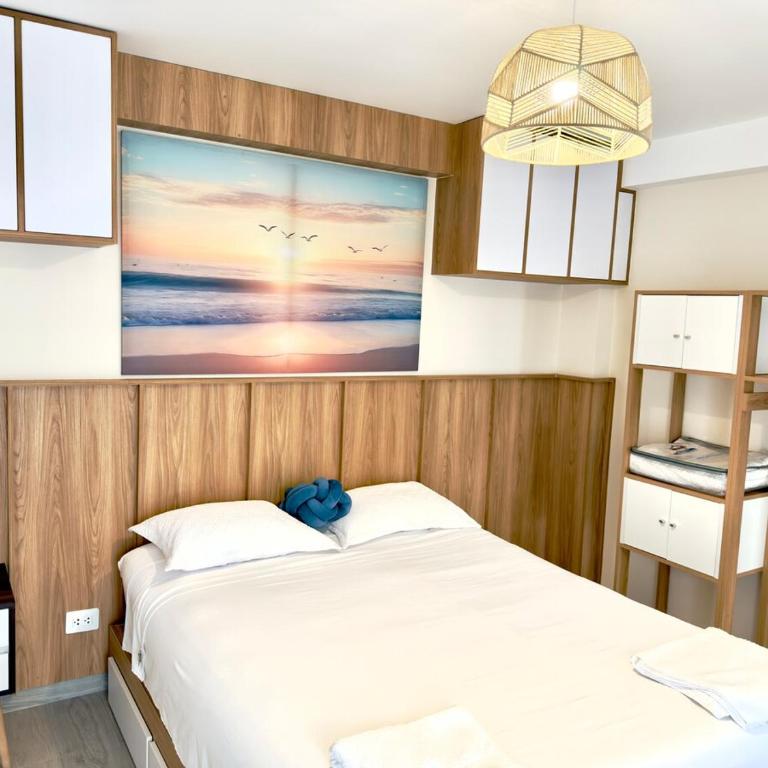 Modern apartment a short walk from the boulevard and beach - Two-Bedroom Apartment - 8