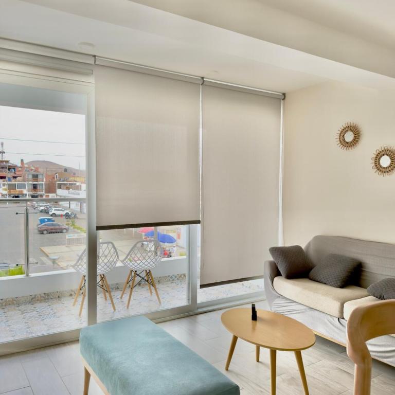 Modern apartment a short walk from the boulevard and beach - Two-Bedroom Apartment - 11
