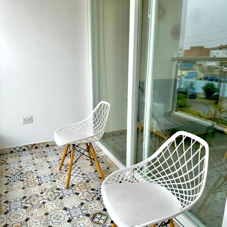 Modern apartment a short walk from the boulevard and beach - Two-Bedroom Apartment - 19