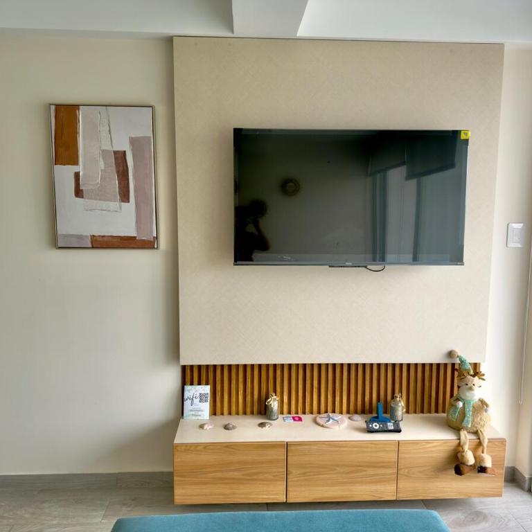 Modern apartment a short walk from the boulevard and beach - Two-Bedroom Apartment - 21
