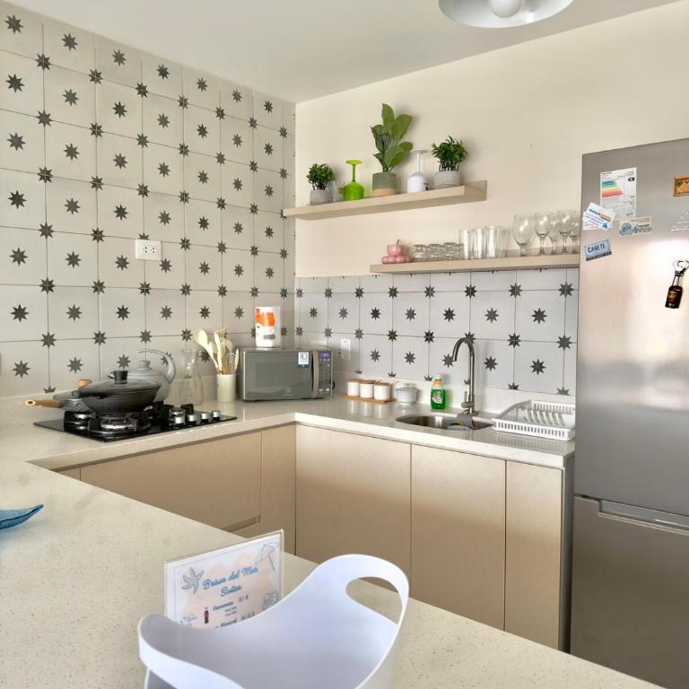 Modern apartment a short walk from the boulevard and beach - Two-Bedroom Apartment - 28