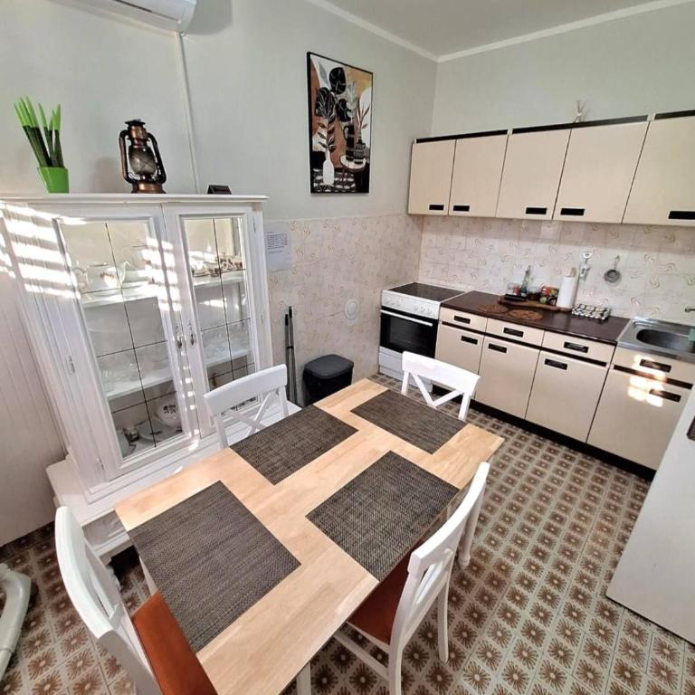 Red House Apartment - Two-Bedroom Apartment - 14