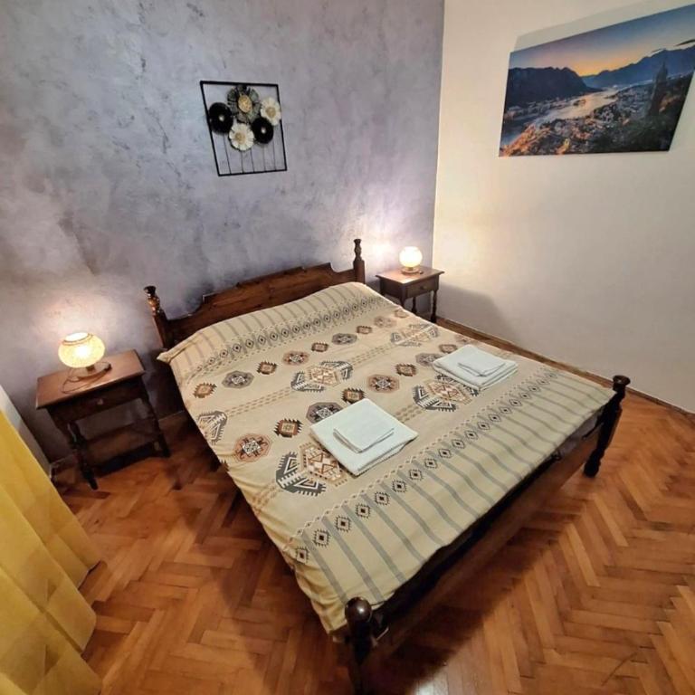 Red House Apartment - Two-Bedroom Apartment - 24