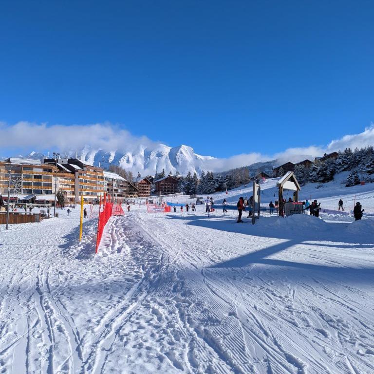 les Rochers Blancs 1 aux pieds des pistes LA JOUE DU LOUP - One-Bedroom Apartment - 3