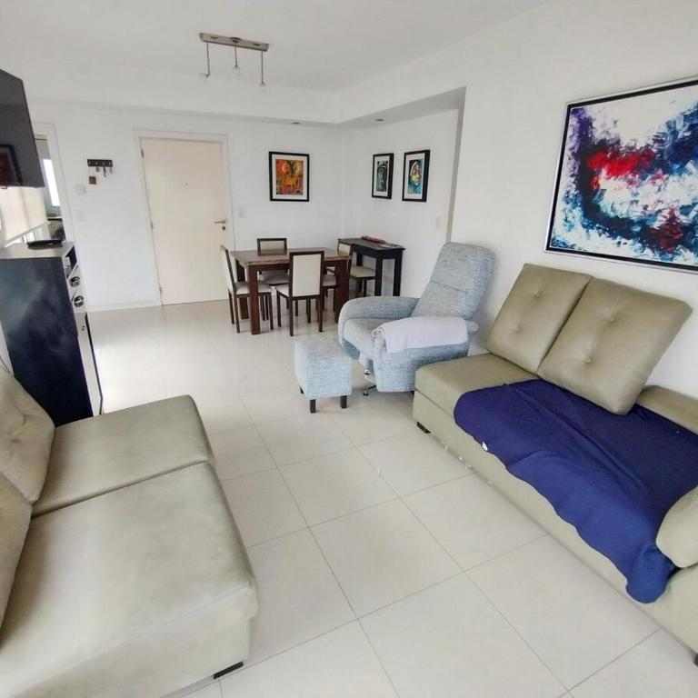 Departamento 3 Ambientes Amplios en Diagonal Pueyrredon Centro - Apartamento de 2 dormitorios - 2