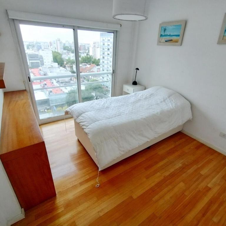 Departamento 3 Ambientes Amplios en Diagonal Pueyrredon Centro - Apartamento de 2 dormitorios - 3