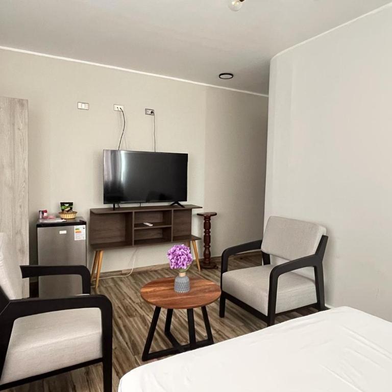 Ciudad Del Sol Hostel - Standard Double Room with Fan - 3