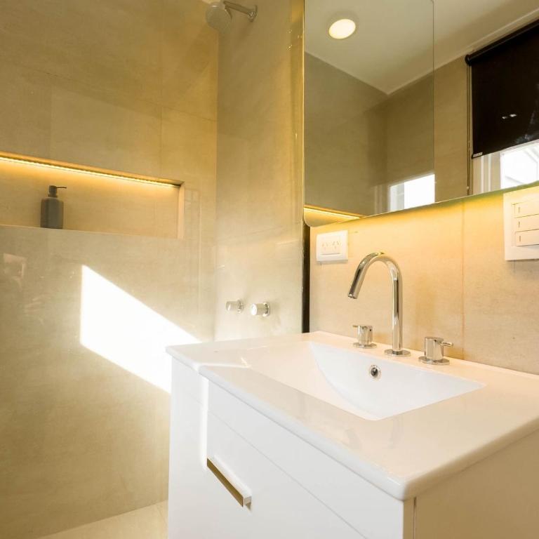Luminoso - Two-Bedroom Apartment - 13