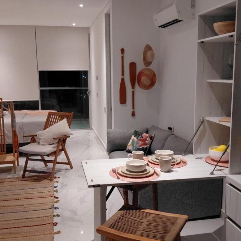 Luxury Stay- Pool, Gym Jacuzzi and Sea at your feet - Apartamento de 1 dormitorio - 4