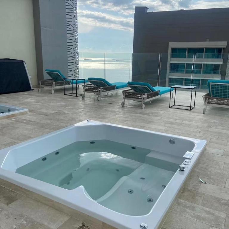 Luxury Stay- Pool, Gym Jacuzzi and Sea at your feet - Apartamento de 1 dormitorio - 21