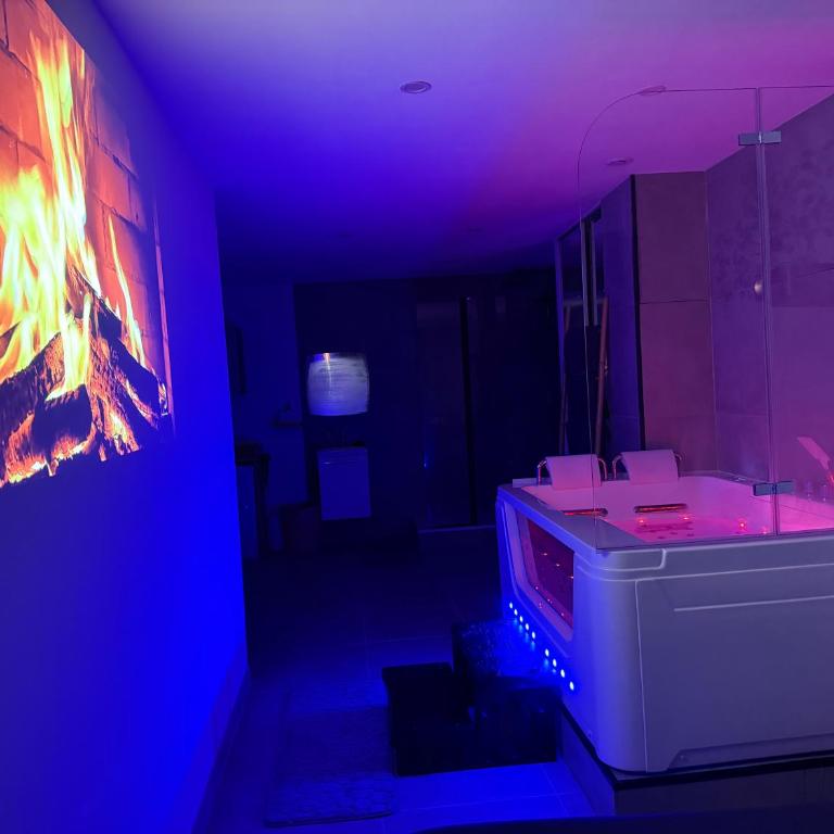 "RELAX SPA Publier" cinéma balnéo "Maison de village" - Maison 2 Chambres - 11