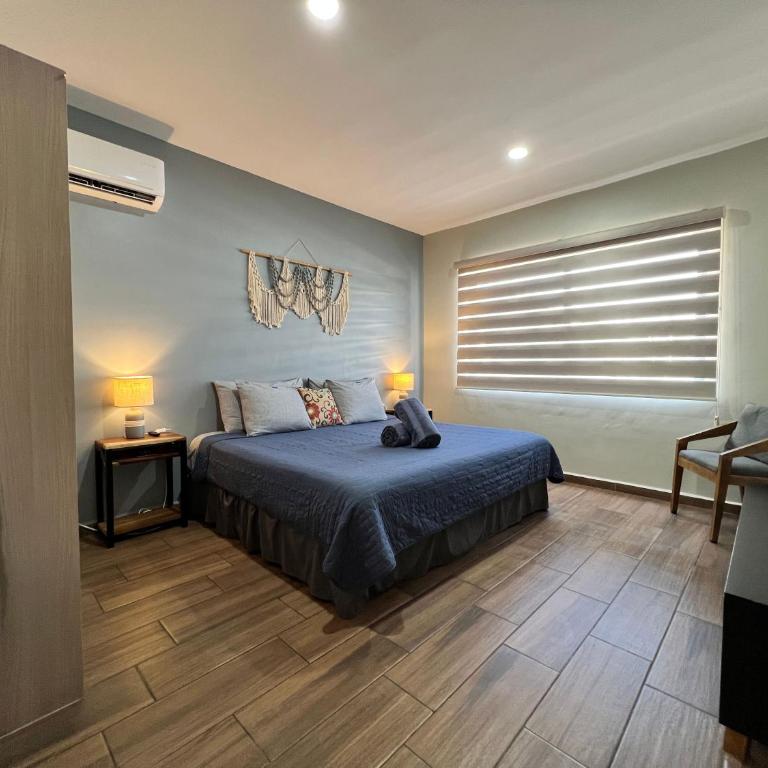Promo! 2BR-Pool-Views-King Bed-Walk 2 Beach-5 Star Area - Two-Bedroom Apartment - 5